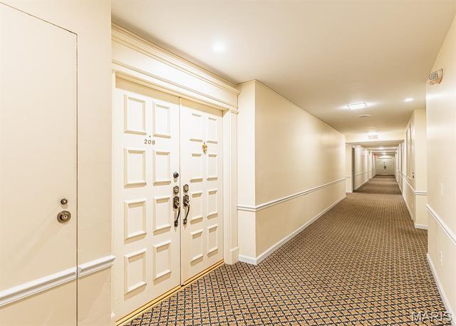 590 Sarah Lane 208, Creve Coeur, MO 63141