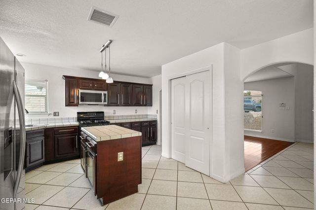 1611 PLAYA DEL SOL Street, El Paso, TX 79911