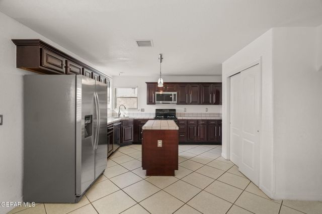 1611 PLAYA DEL SOL Street, El Paso, TX 79911