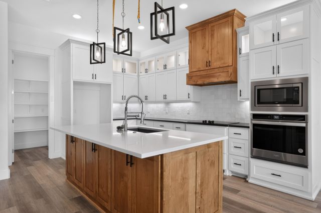 1040 Agnes N, Springtown, TX 76082