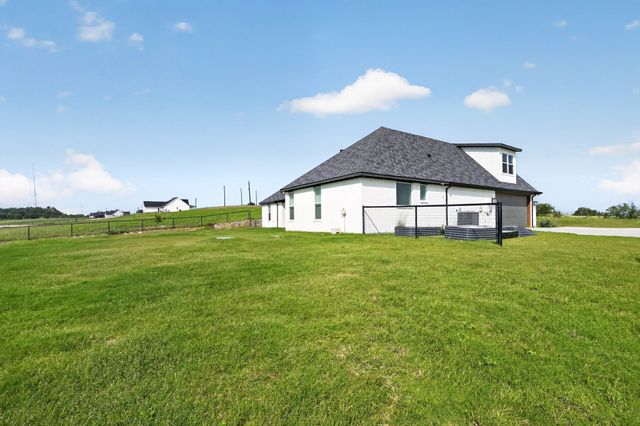 1040 Agnes N, Springtown, TX 76082