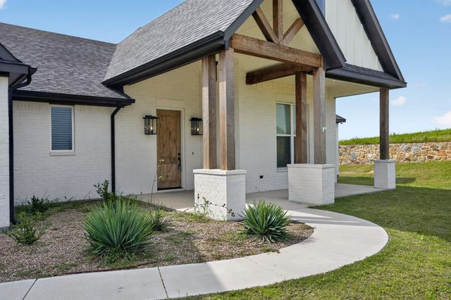 1040 Agnes N, Springtown, TX 76082