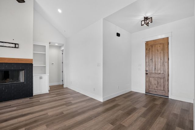 1040 Agnes N, Springtown, TX 76082