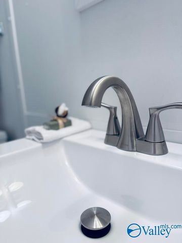 2016 Hobbs Road 1, Huntsville, AL 35803