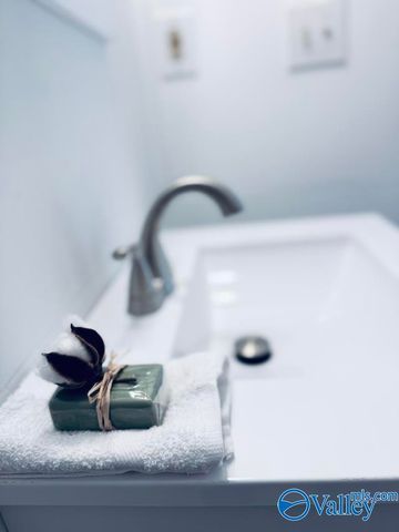 2016 Hobbs Road 1, Huntsville, AL 35803