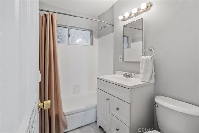 15701 Tuba, North Hills, CA 91343