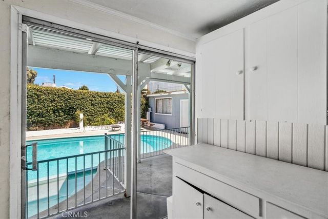 15701 Tuba, North Hills, CA 91343