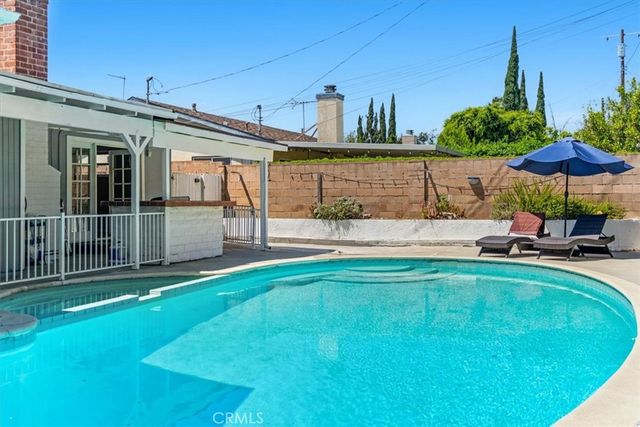 15701 Tuba, North Hills, CA 91343