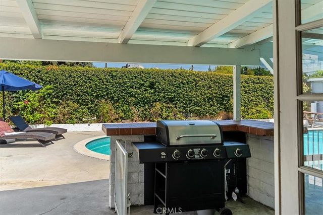 15701 Tuba, North Hills, CA 91343