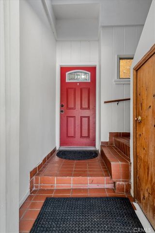 15701 Tuba, North Hills, CA 91343
