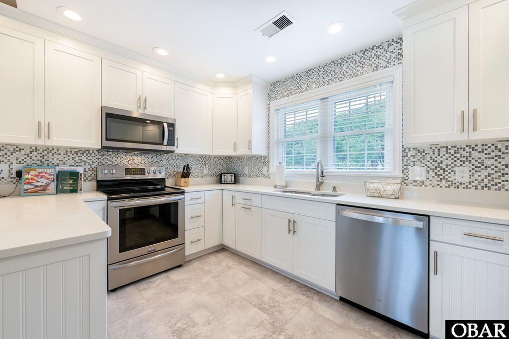 Image 2 of property listing at 131 Ships Watch Drive Lot# 34, Duck, NC 27949