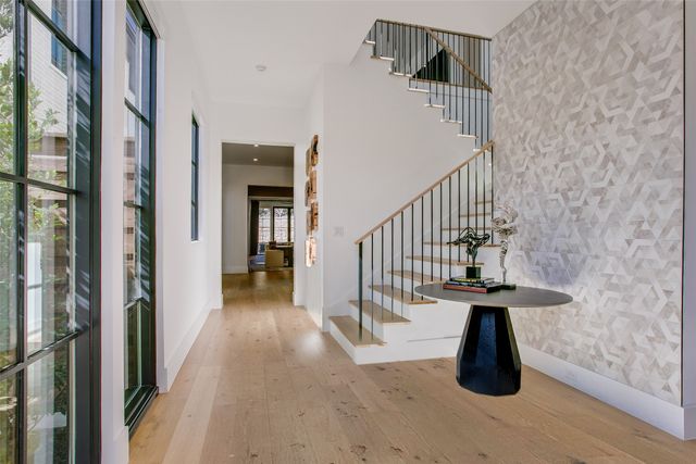 9721 Kerrisdale Lane, Dallas, TX 75230