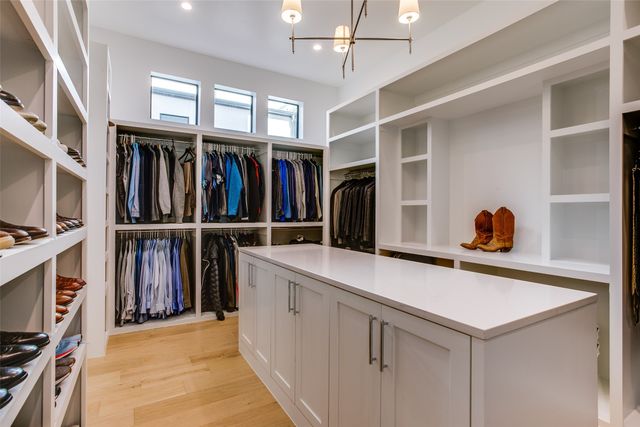 9721 Kerrisdale Lane, Dallas, TX 75230