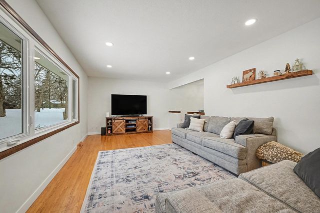 11620 Leeward Avenue S, Hastings, MN 55033