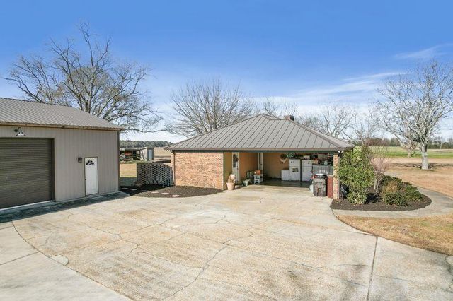 4200 S County Road 83, Headland, AL 36345