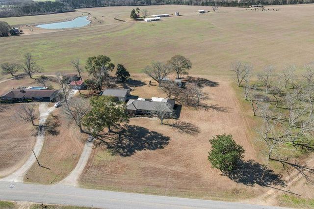 4200 S County Road 83, Headland, AL 36345