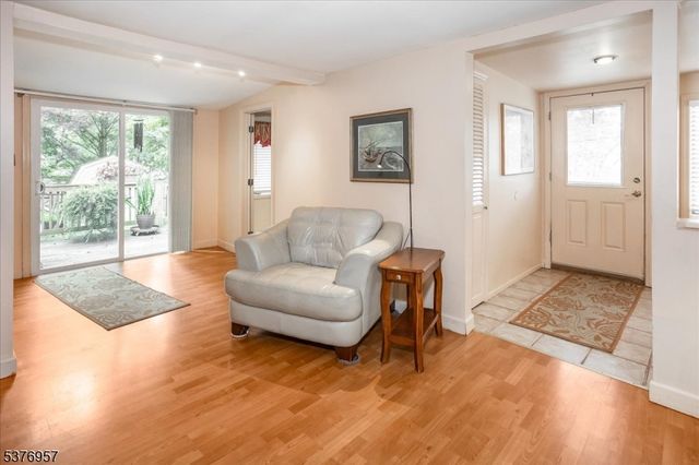 131 New York Ave, Jefferson Twp., NJ 07849
