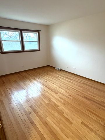 1814 Holly Avenue, Darien, IL 60561