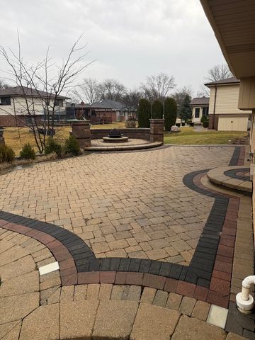 1814 Holly Avenue, Darien, IL 60561