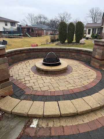 1814 Holly Avenue, Darien, IL 60561