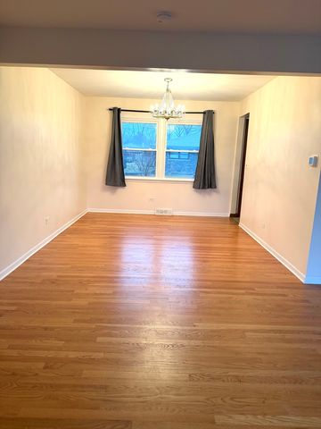 1814 Holly Avenue, Darien, IL 60561