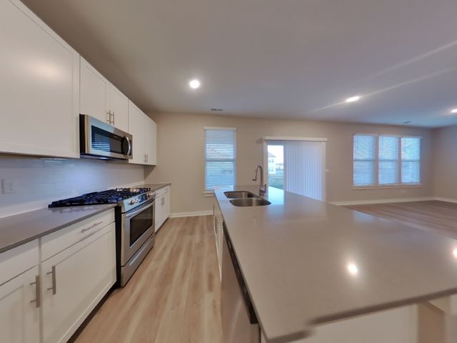 427 Wind Dance Dr, Lebanon, TN 37087