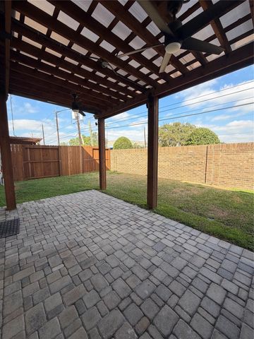 6606 Capstone Oak Avenue, Houston, TX 77055