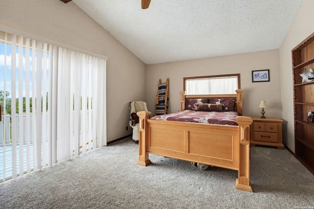 12591 LAVERNIA RD, St Hedwig, TX 78152