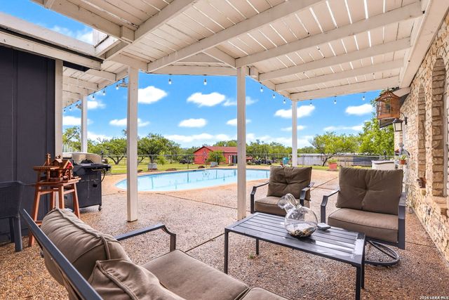 12591 LAVERNIA RD, St Hedwig, TX 78152