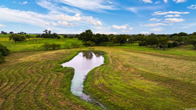 12591 LAVERNIA RD, St Hedwig, TX 78152