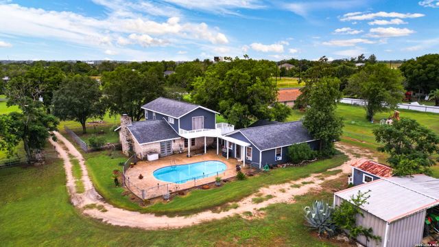 12591 LAVERNIA RD, St Hedwig, TX 78152