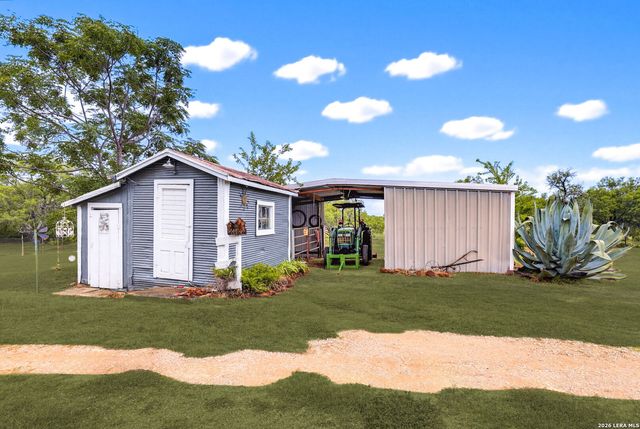 12591 LAVERNIA RD, St Hedwig, TX 78152