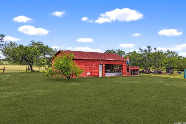 12591 LAVERNIA RD, St Hedwig, TX 78152