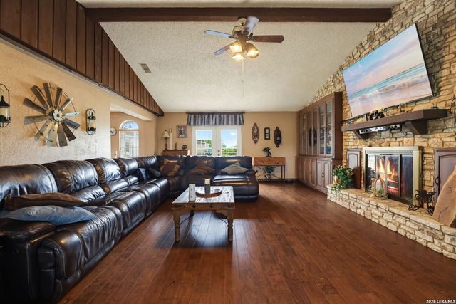 12591 LAVERNIA RD, St Hedwig, TX 78152