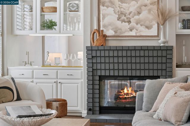 40 Oak Trail Ct, Alamo, CA 94507