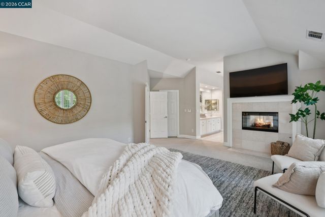 40 Oak Trail Ct, Alamo, CA 94507