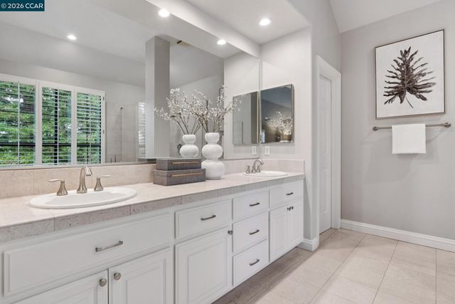 40 Oak Trail Ct, Alamo, CA 94507