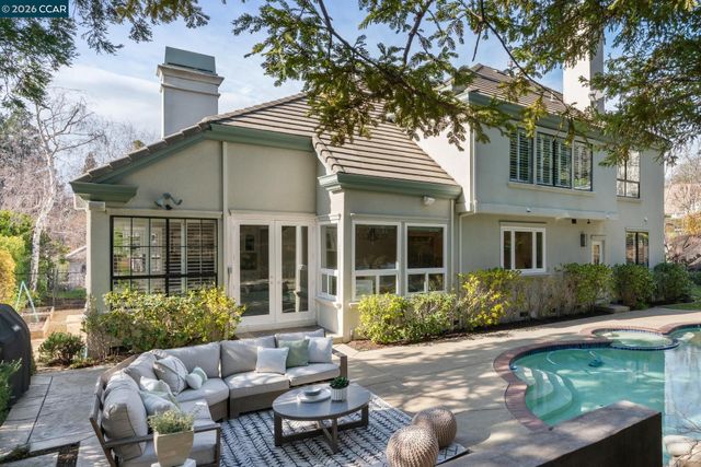 40 Oak Trail Ct, Alamo, CA 94507