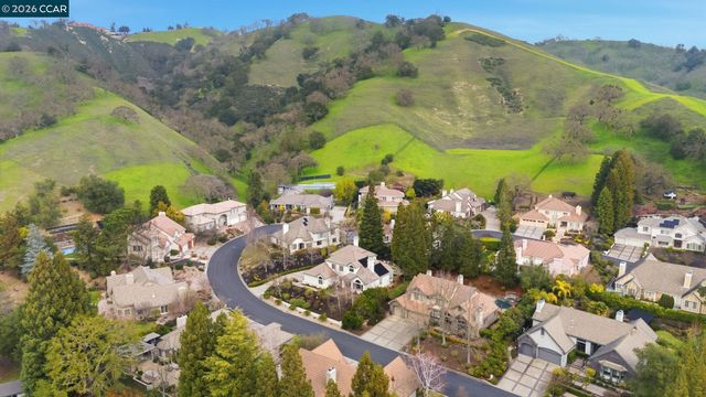 40 Oak Trail Ct, Alamo, CA 94507