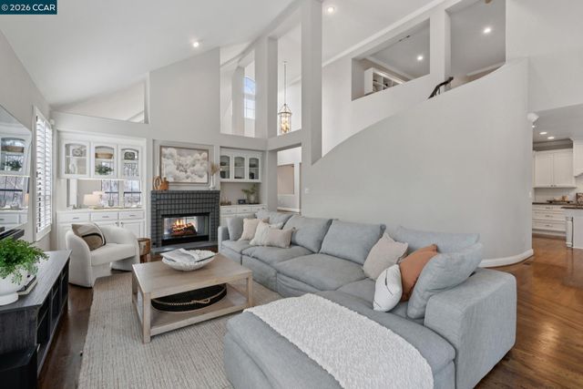 40 Oak Trail Ct, Alamo, CA 94507