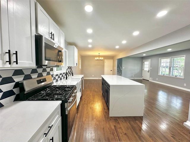 210 Suburban Drive NE, Kennesaw, GA 30144