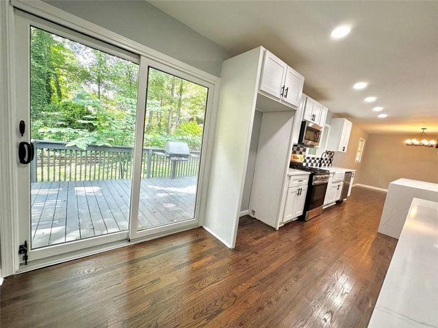 210 Suburban Drive NE, Kennesaw, GA 30144