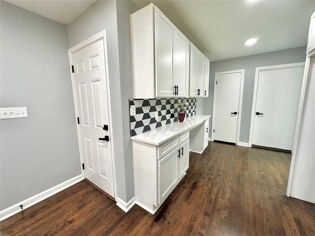 210 Suburban Drive NE, Kennesaw, GA 30144