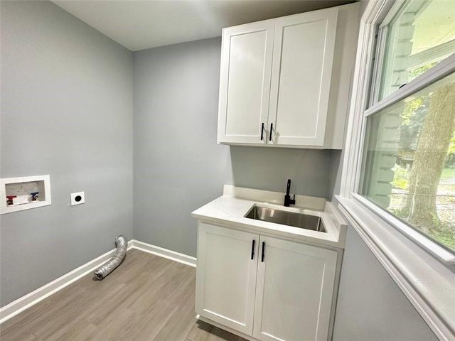 210 Suburban Drive NE, Kennesaw, GA 30144