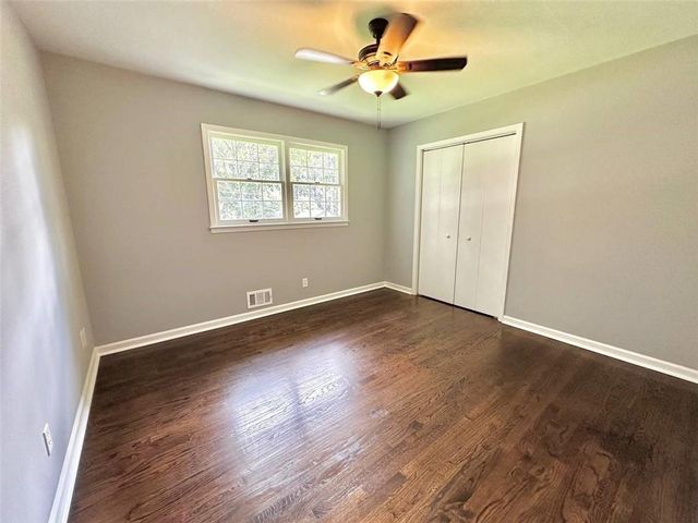 210 Suburban Drive NE, Kennesaw, GA 30144