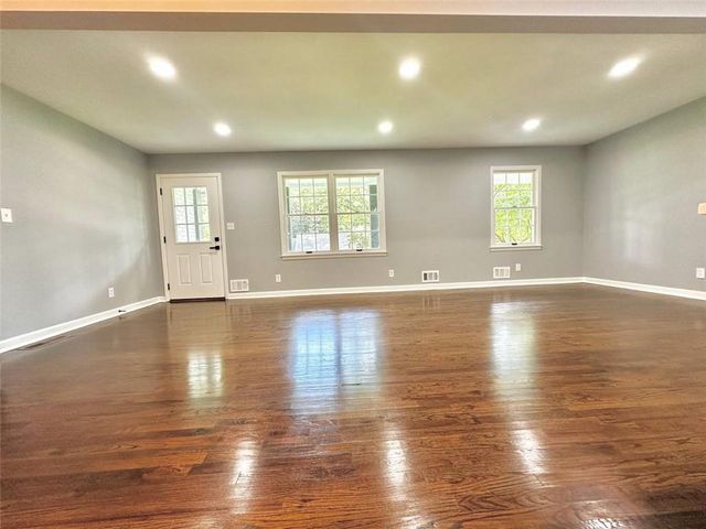 210 Suburban Drive NE, Kennesaw, GA 30144