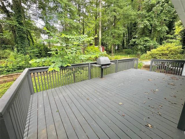 210 Suburban Drive NE, Kennesaw, GA 30144