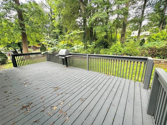 210 Suburban Drive NE, Kennesaw, GA 30144