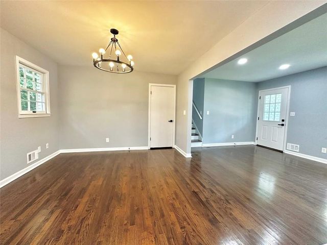 210 Suburban Drive NE, Kennesaw, GA 30144