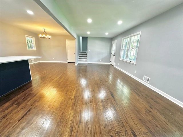 210 Suburban Drive NE, Kennesaw, GA 30144